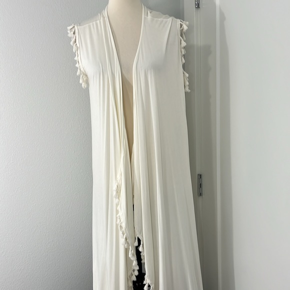 New POL Medium Ivory White Sleeveless Boho Long Duster Kimono Top w/Tassels - Picture 2 of 15